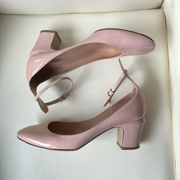 Valentino Garavani Leather Pink Patent Halo Strap Pumps. **HOST PICK** - Picture 6 of 10